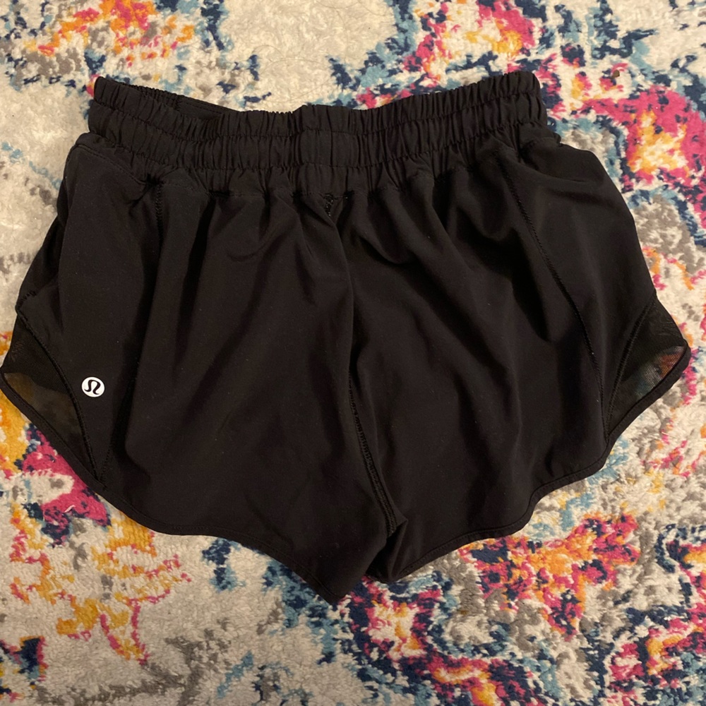Lululemon black size 4 hotty hot shorts